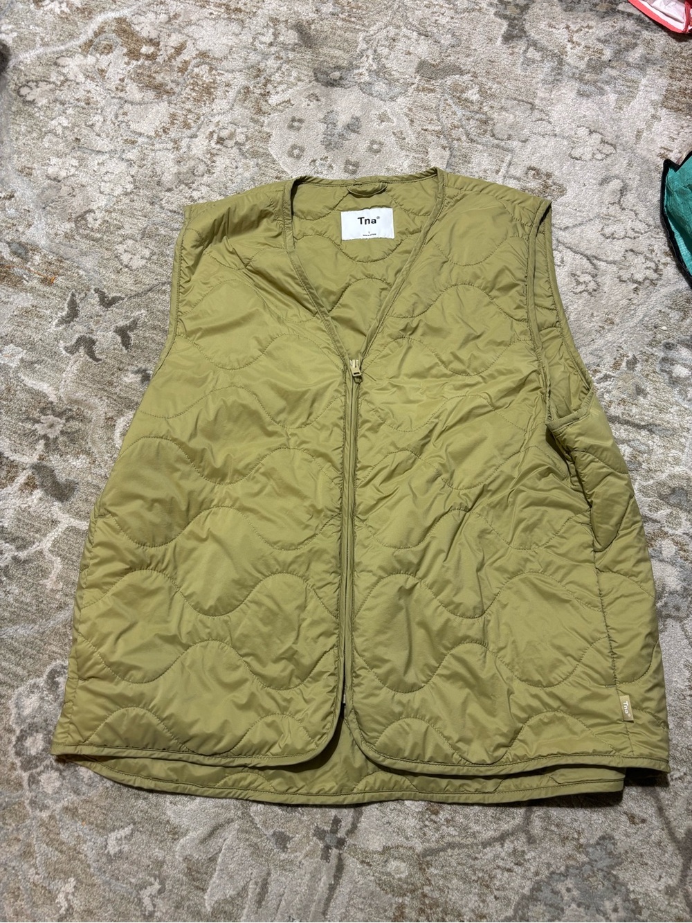 TNA Quilted River Vest Olive green size large